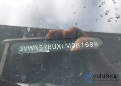 2020 Volkswagen Jetta 1.4T R-Line/1.4T S z USA, uszkodzony, nr VIN 3VWN57BUXLM081698